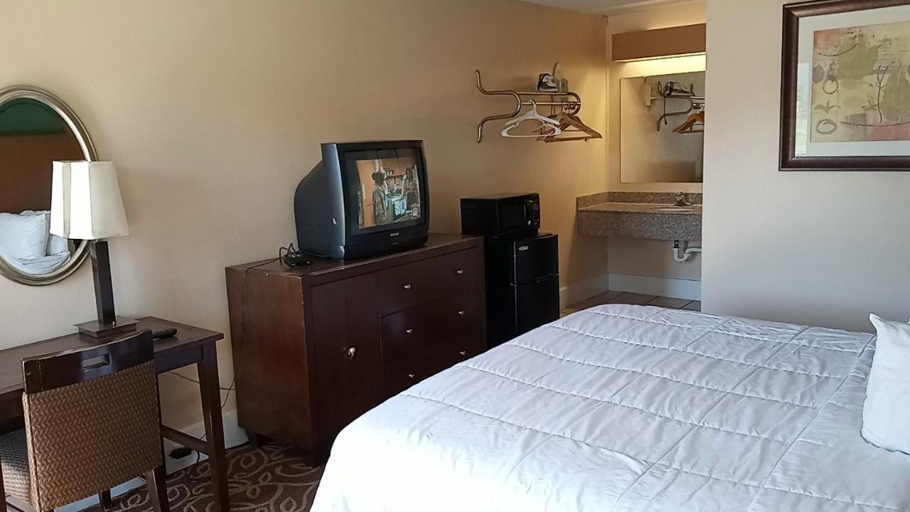 Hilltop Inn Pittsburgh Crafton Eksteriør bilde