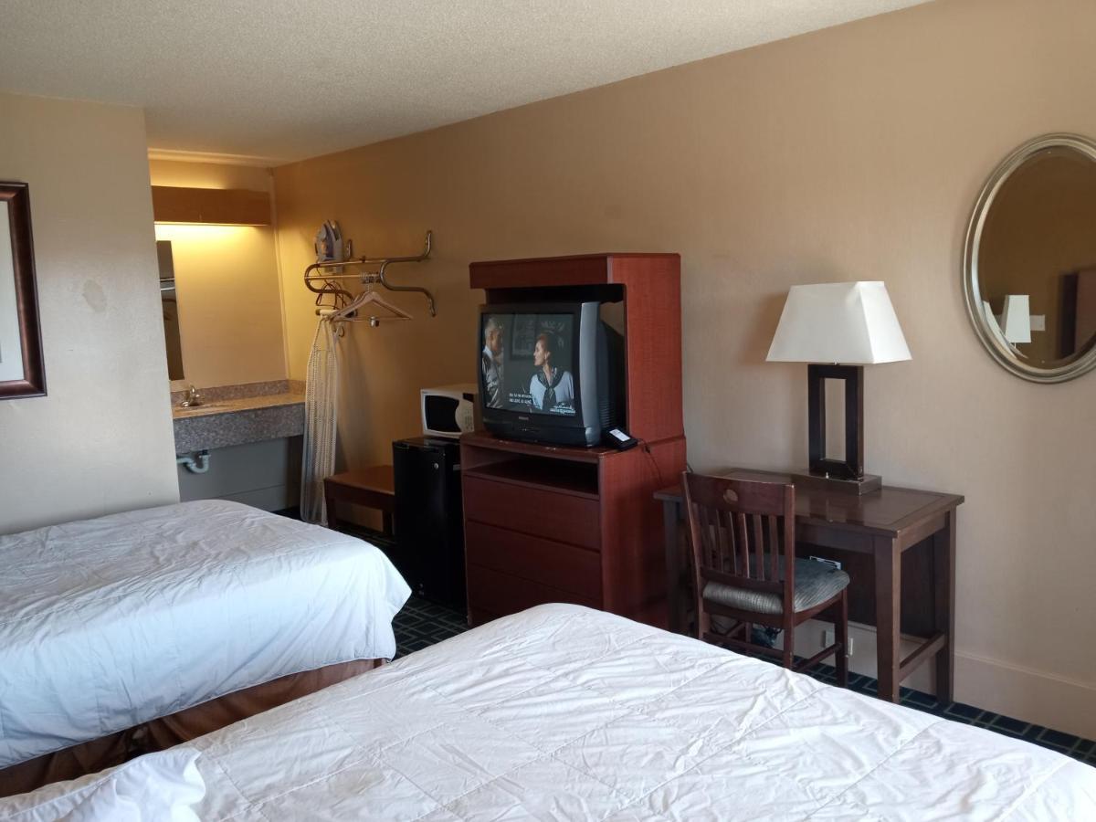 Hilltop Inn Pittsburgh Crafton Eksteriør bilde