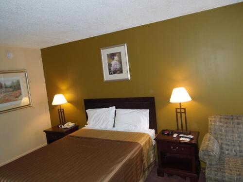 Hilltop Inn Pittsburgh Crafton Eksteriør bilde