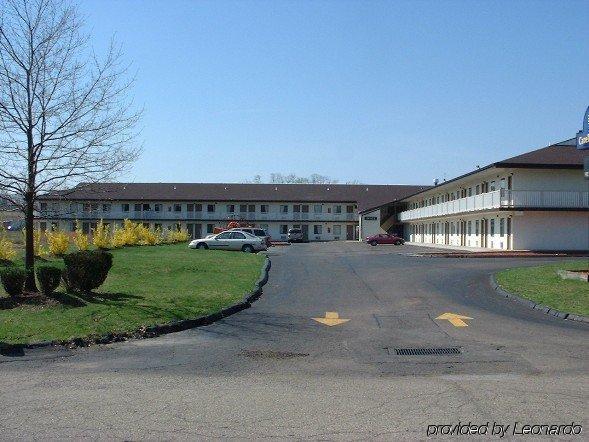 Hilltop Inn Pittsburgh Crafton Eksteriør bilde