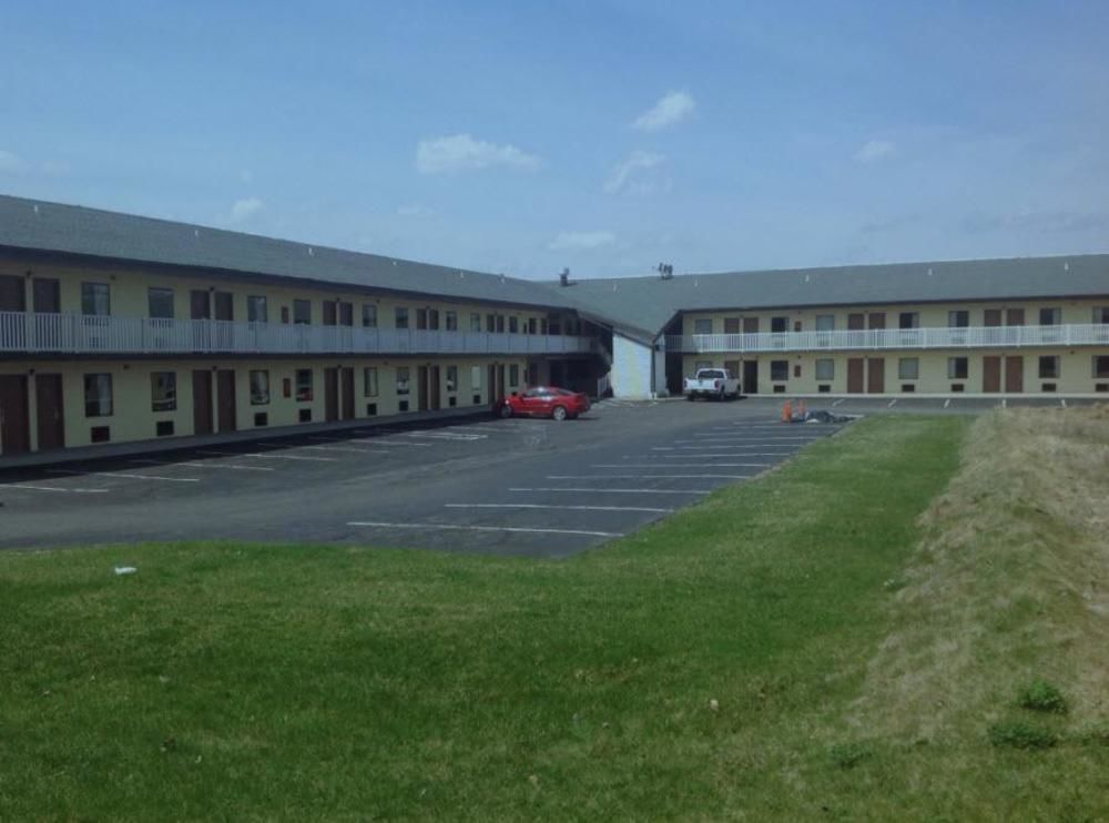 Hilltop Inn Pittsburgh Crafton Eksteriør bilde